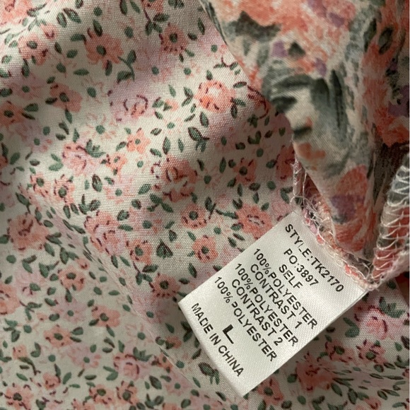 Shop Zoco 🩷💐🌸 Floral Pink two pattern button down Blouse top shirt - Picture 8 of 11